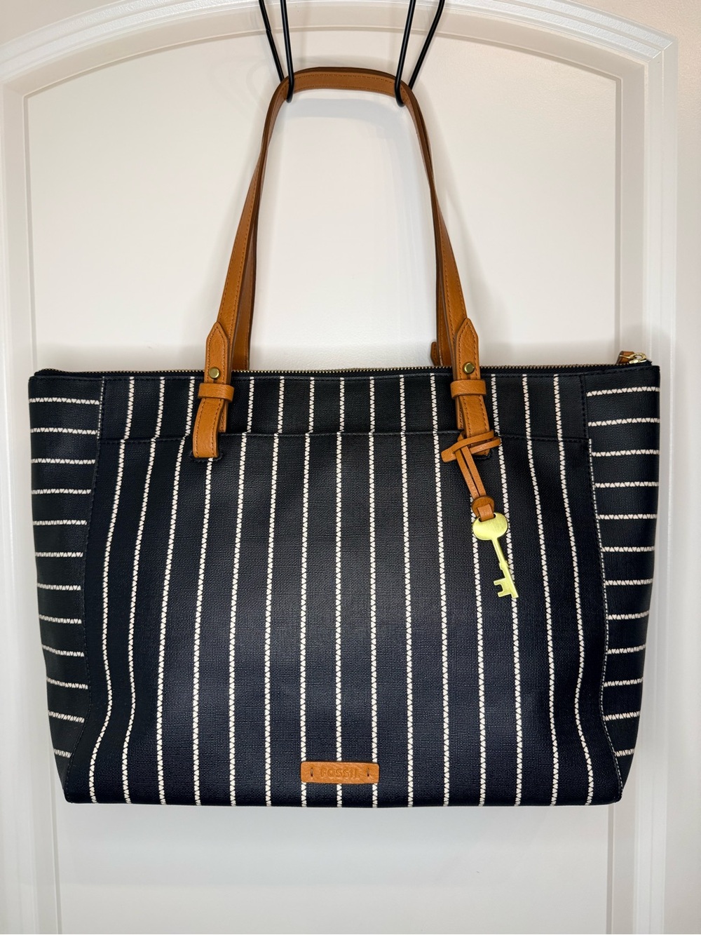 Fossil Rachel Mudcloth Heart Stripe Zip Tote Bag Black Cognac ZB7446